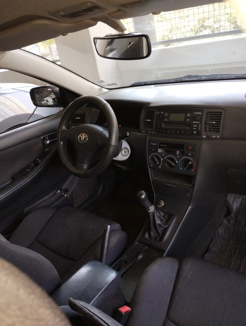 Toyota Corolla 1.4 VVTI, снимка 10 - Автомобили и джипове - 47517448