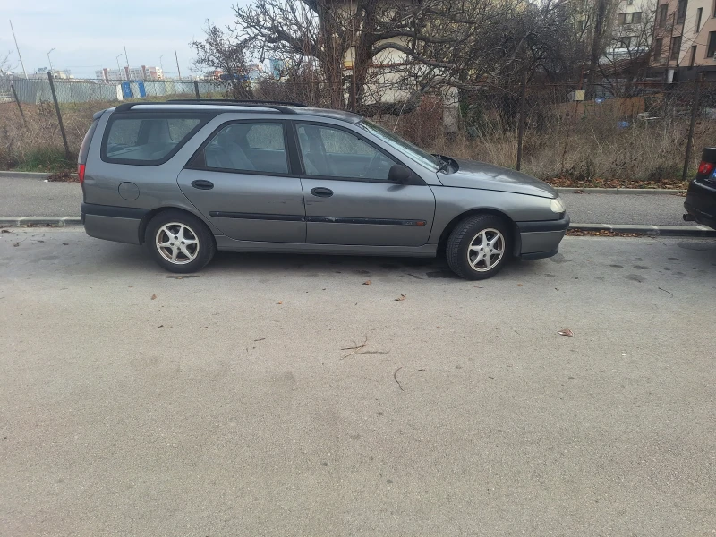 Renault Laguna, снимка 12 - Автомобили и джипове - 48359882