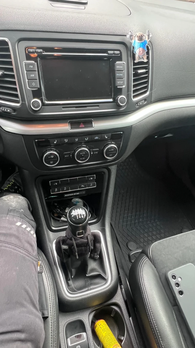 VW Sharan, снимка 7 - Автомобили и джипове - 51660333