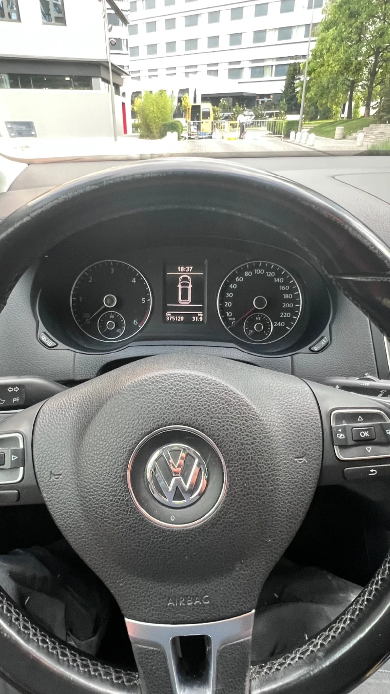 VW Sharan, снимка 8 - Автомобили и джипове - 51660333