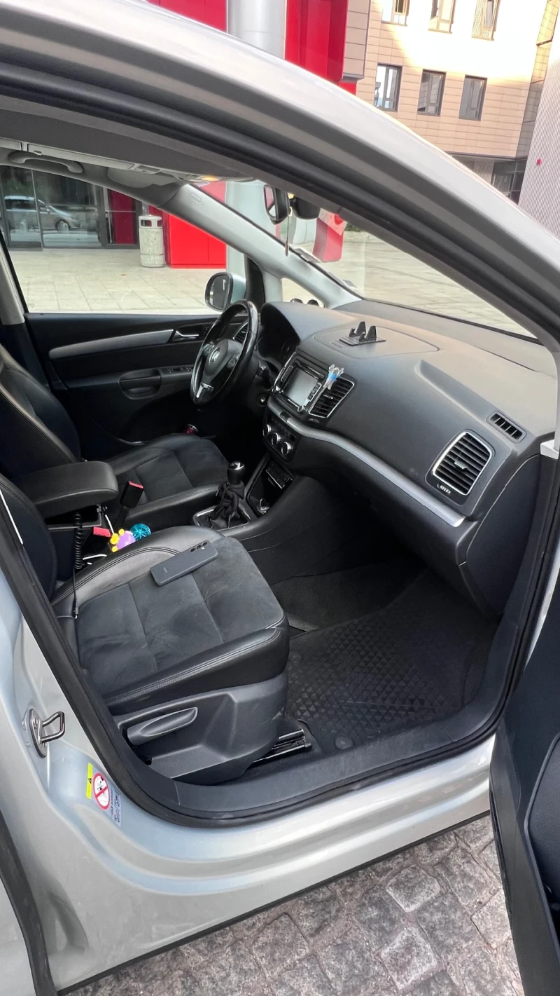VW Sharan, снимка 4 - Автомобили и джипове - 51660333