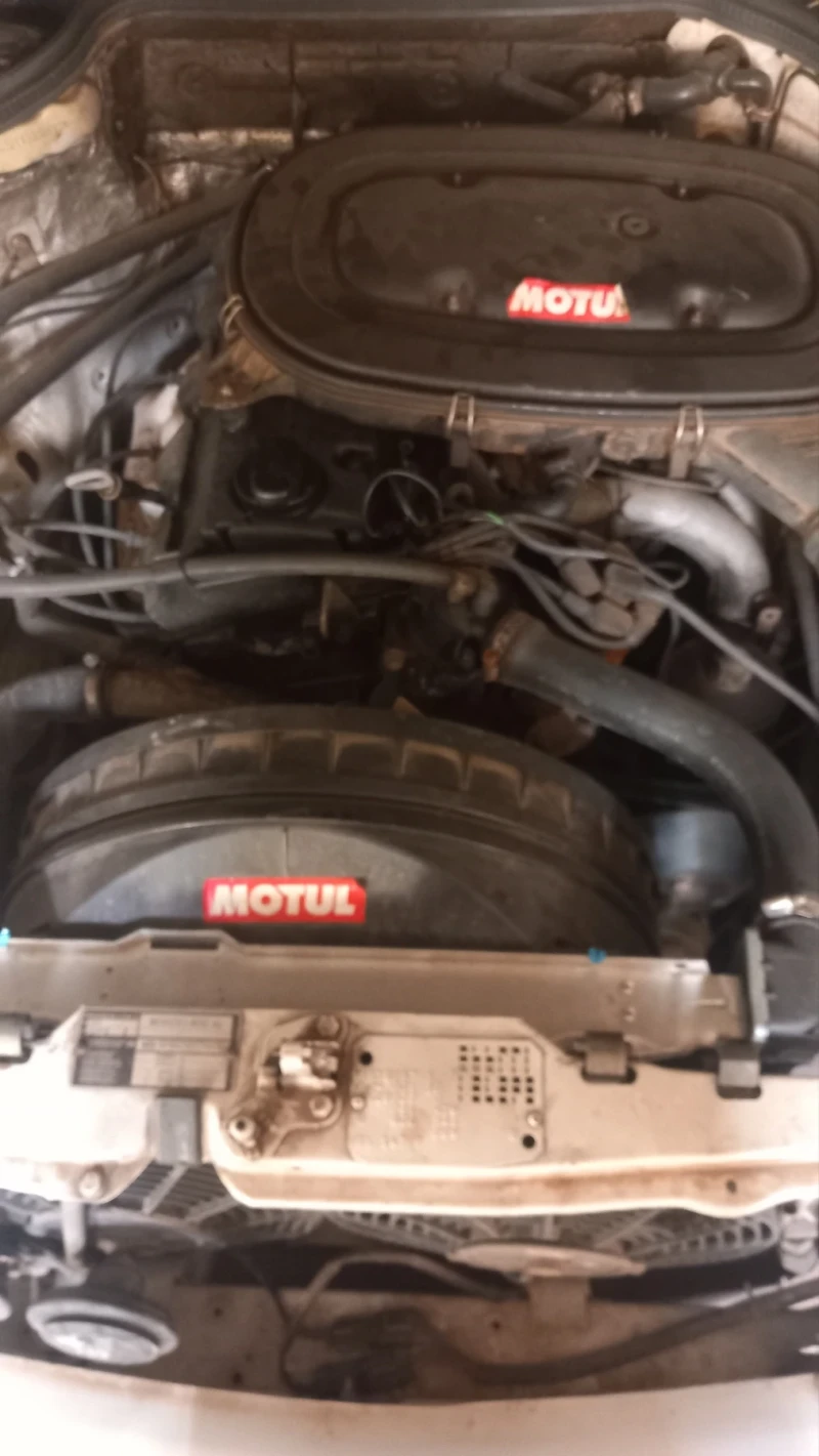 Mercedes-Benz E 200, снимка 8 - Автомобили и джипове - 52443435