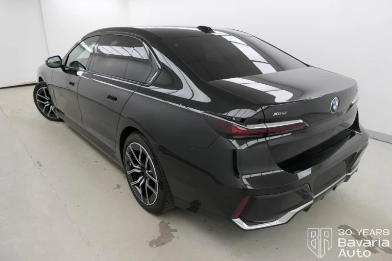 BMW 740 d xDrive M Sport Paket Sportautomatic, снимка 2 - Автомобили и джипове - 53156354