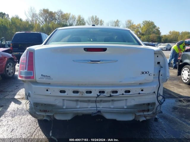 Chrysler 300c, снимка 16 - Автомобили и джипове - 47891577