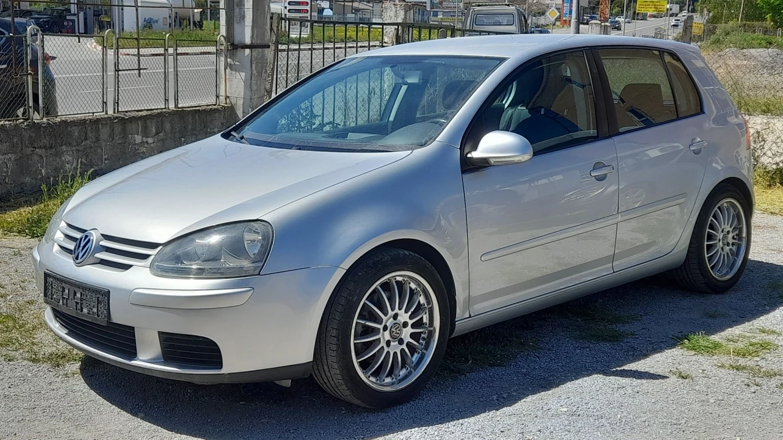 VW Golf 1.6i Klima Navi  - изображение 3