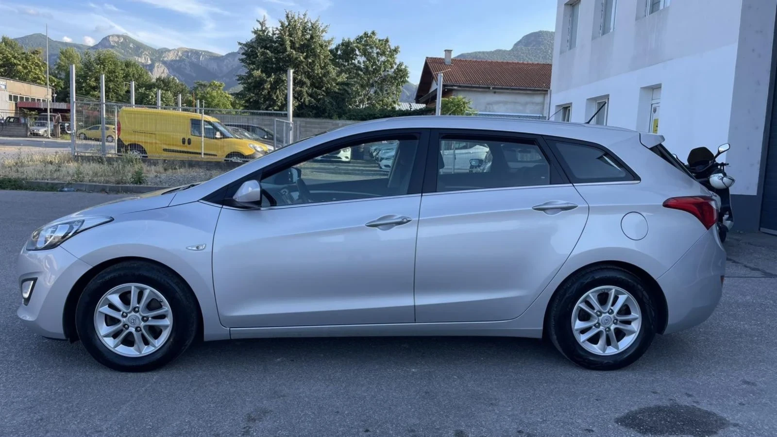 Hyundai I30 1.6CRDI AVT. KLI .NAVI - изображение 3