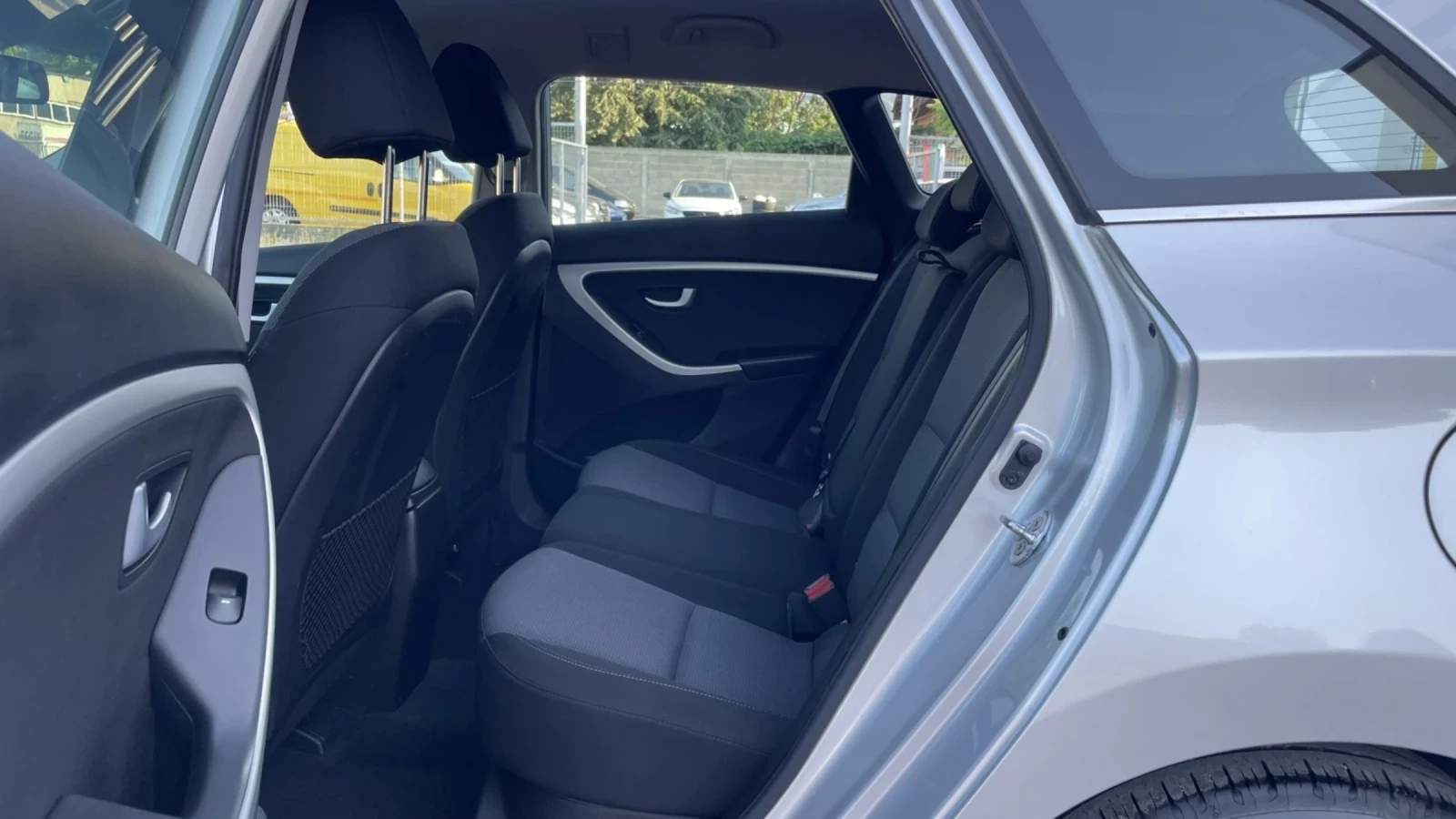 Hyundai I30 1.6CRDI AVT. KLI .NAVI - изображение 9