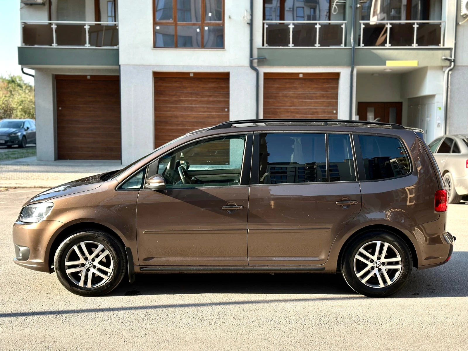 VW Touran 1.6 TDI 105кс. АВТОМАТИК 7 DSG - изображение 3