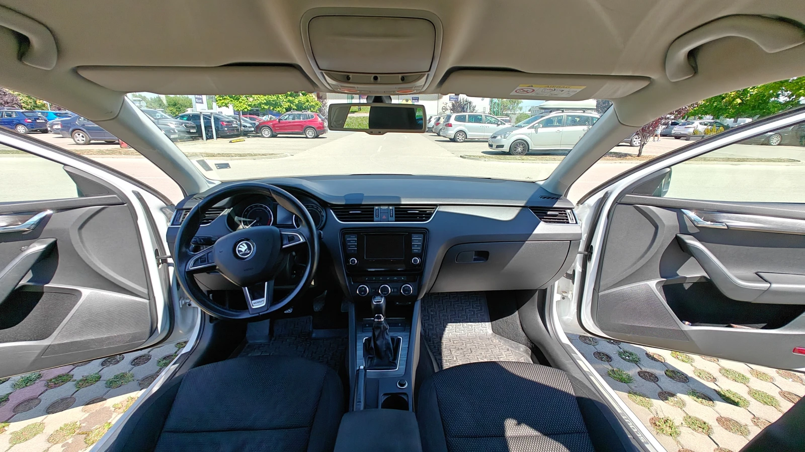 Skoda Octavia Scout 2.0 TDI 4x4 - изображение 10