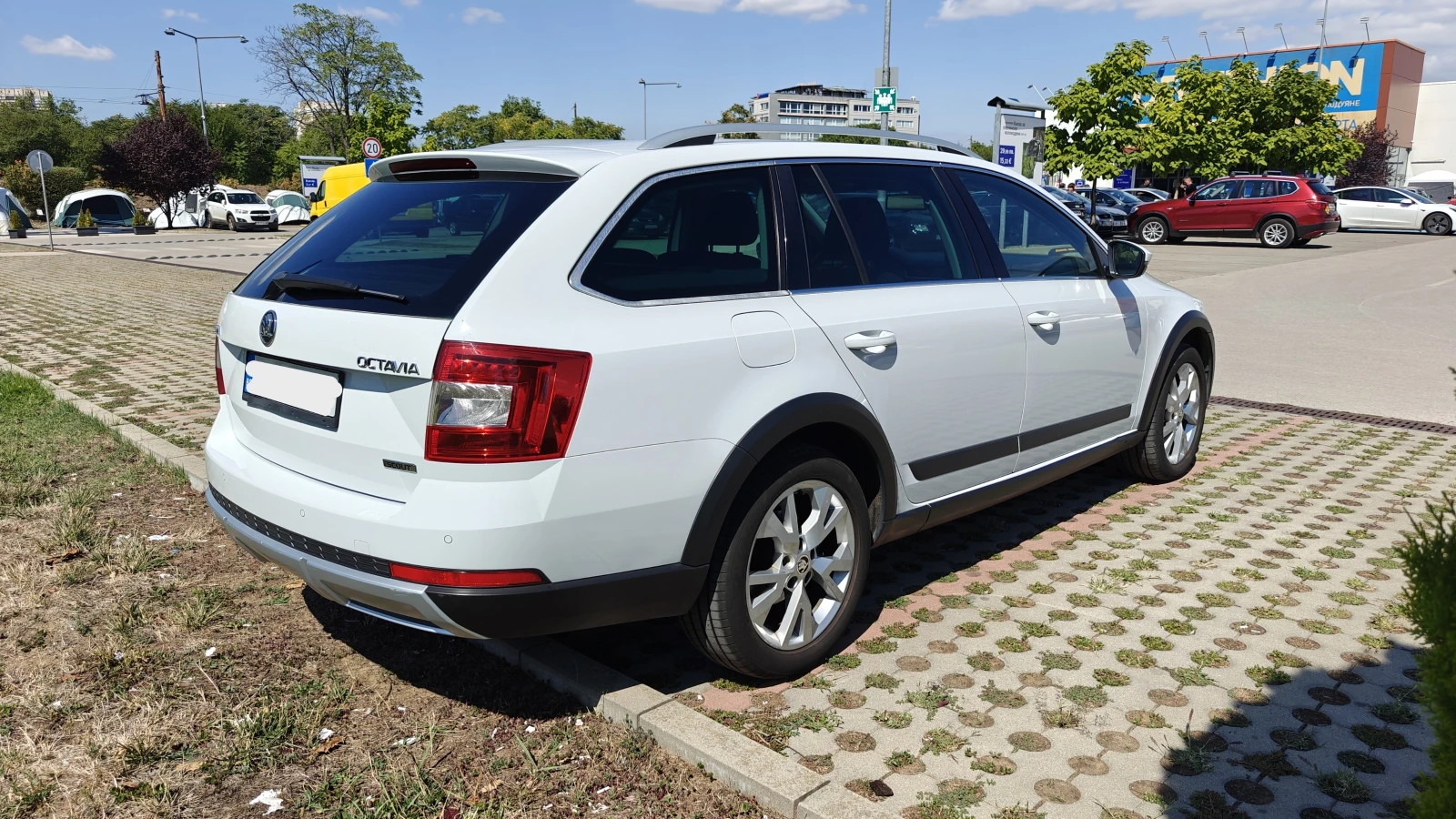 Skoda Octavia Scout 2.0 TDI 4x4 - изображение 6
