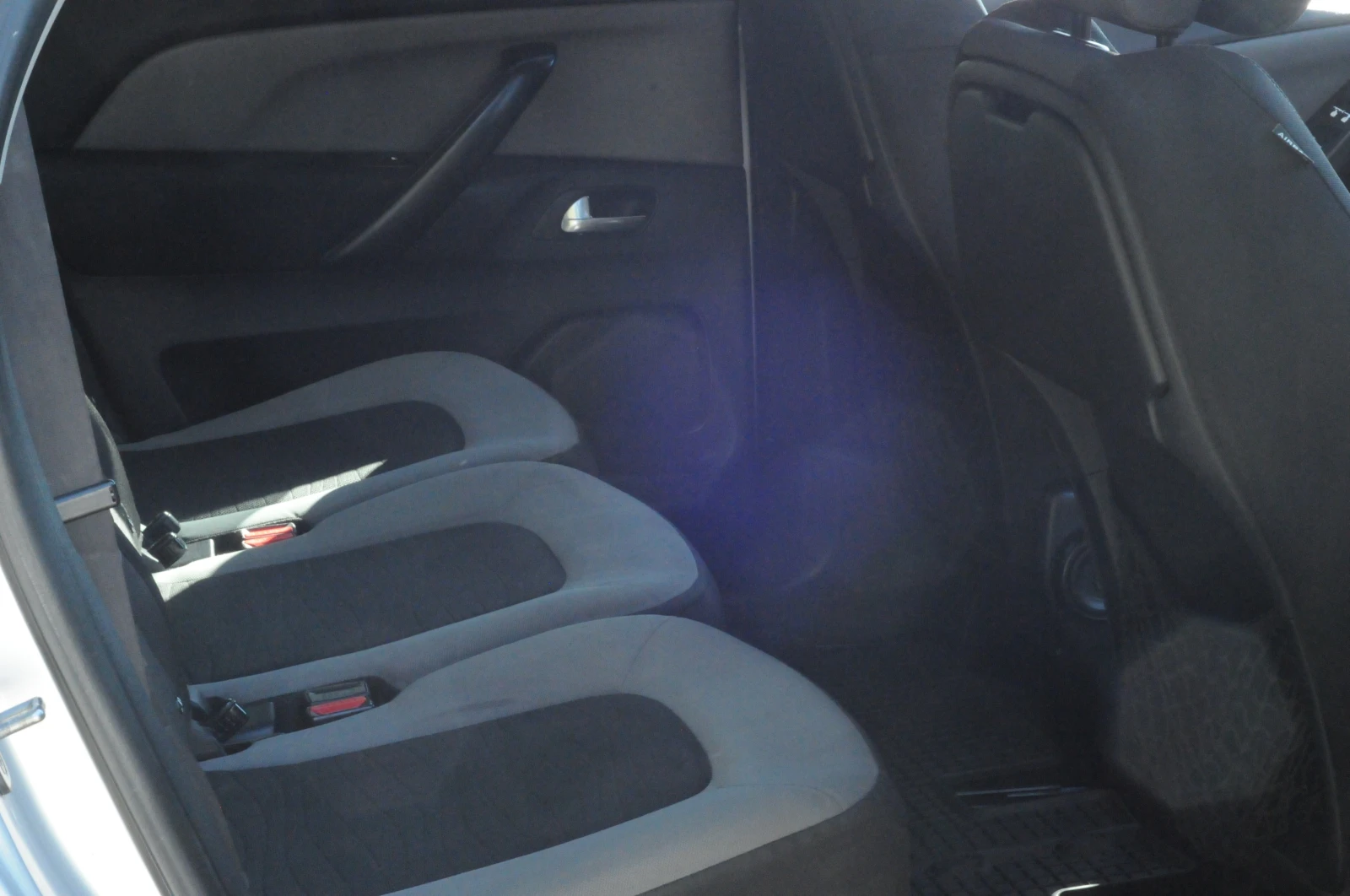Citroen C4 Picasso 1.6 e+ HDi - изображение 7