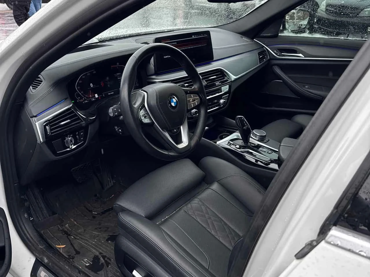 BMW 530 i xDrive/CARFAX/АМБИЕНТНО/ШИБИДАХ/ПОДГРЕВИ - изображение 7