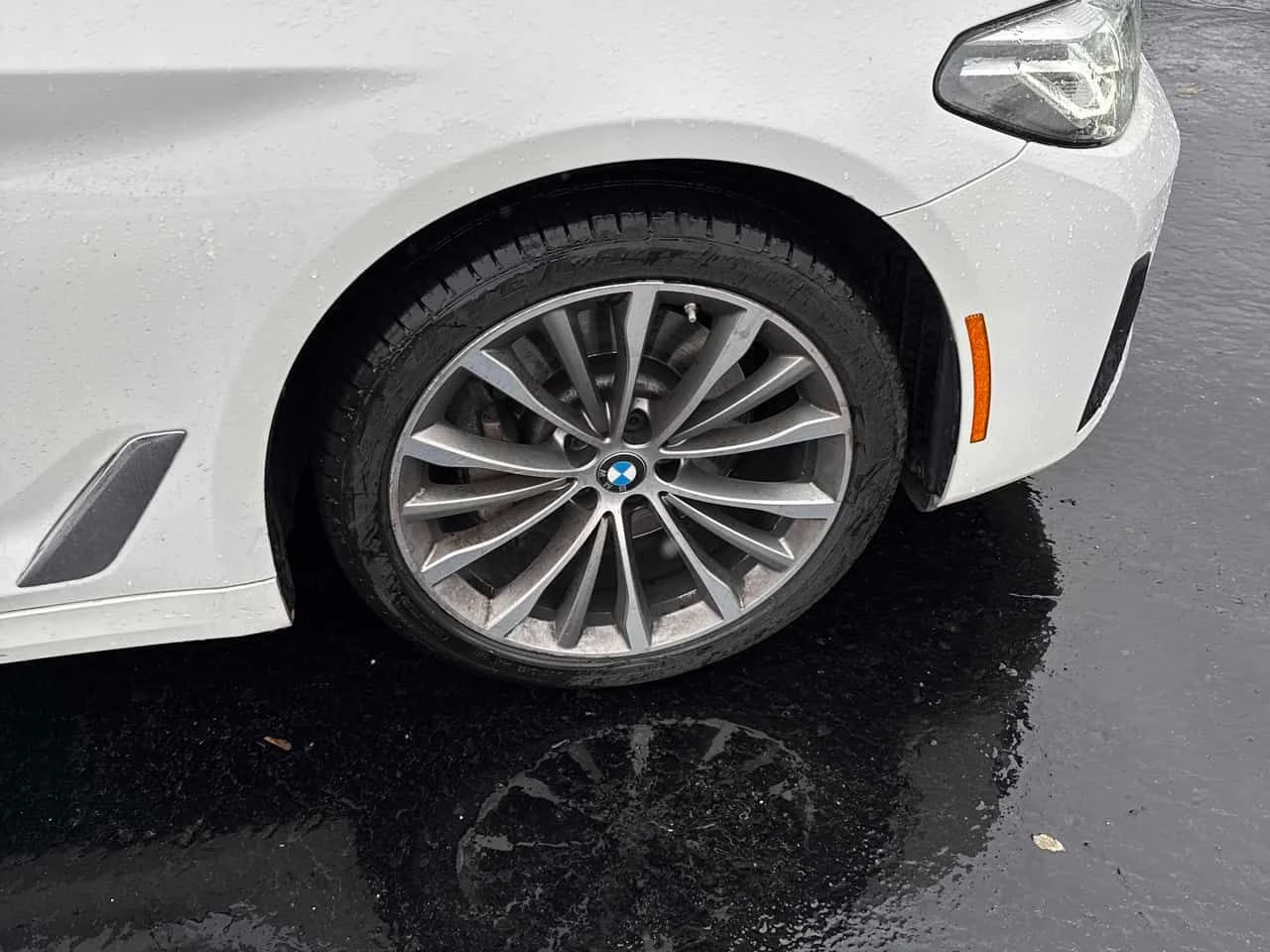 BMW 530 i xDrive/CARFAX/АМБИЕНТНО/ШИБИДАХ/ПОДГРЕВИ - изображение 6