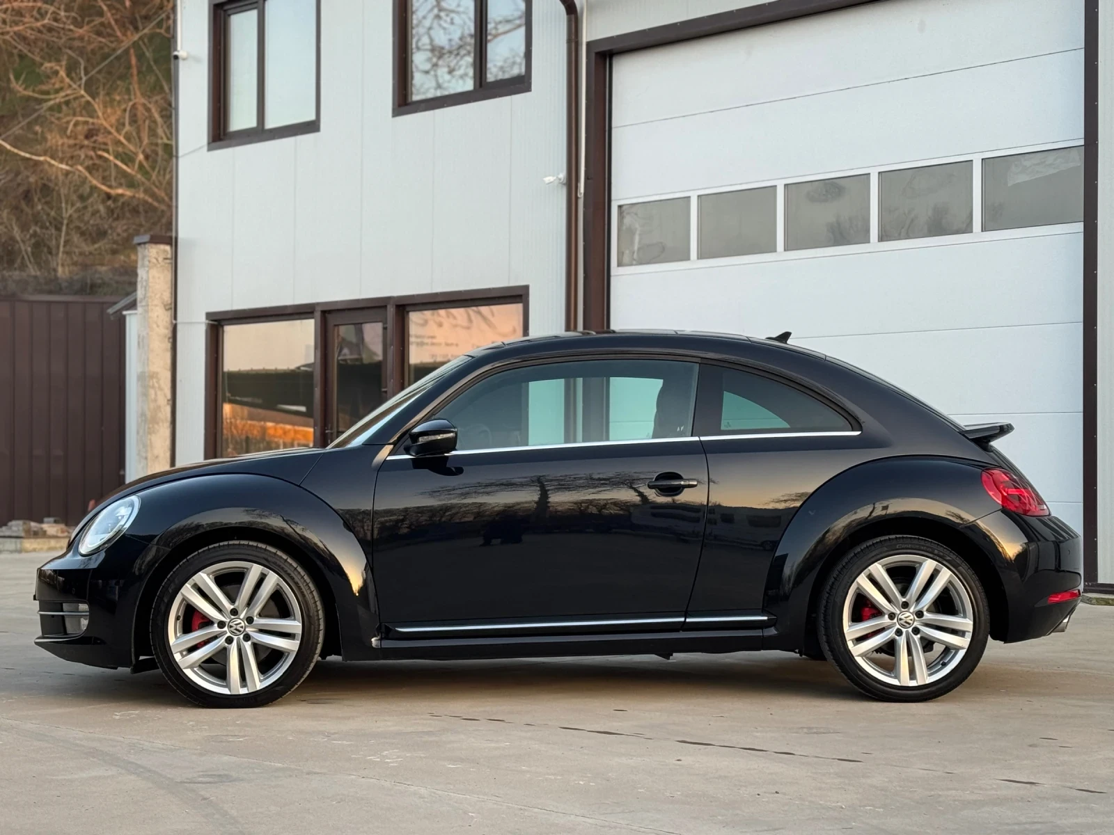 VW Beetle * R-LINE* FULL-MAX* AUTO* , снимка 2 - Автомобили и джипове - 53840225