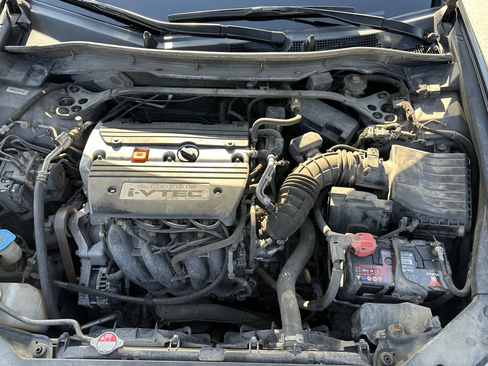 Honda Accord 2.4 i-VTEC Executive, снимка 15 - Автомобили и джипове - 54128598