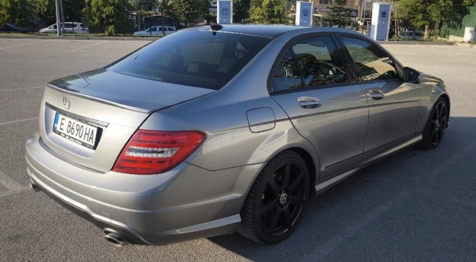 Mercedes-Benz C 300 4matic, снимка 3 - Автомобили и джипове - 54246952