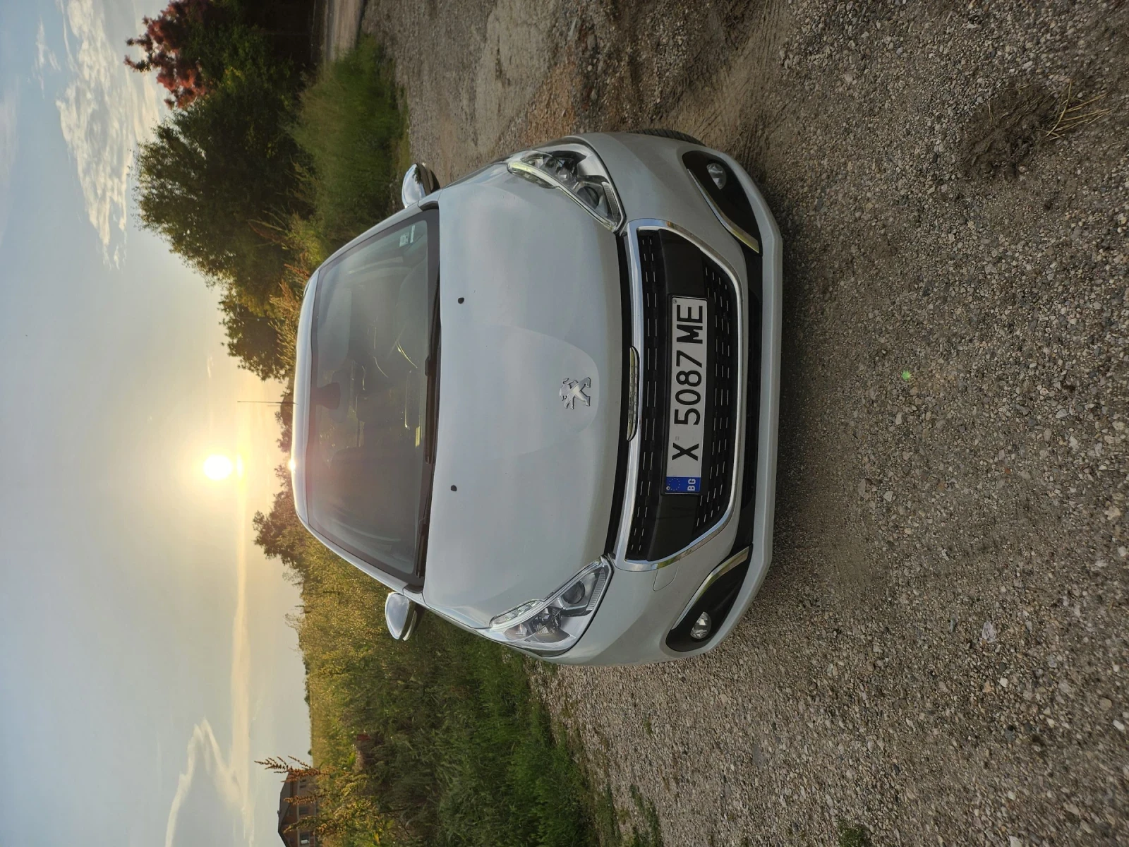 Peugeot 208 1.6 blue hdi, снимка 3 - Автомобили и джипове - 54768637