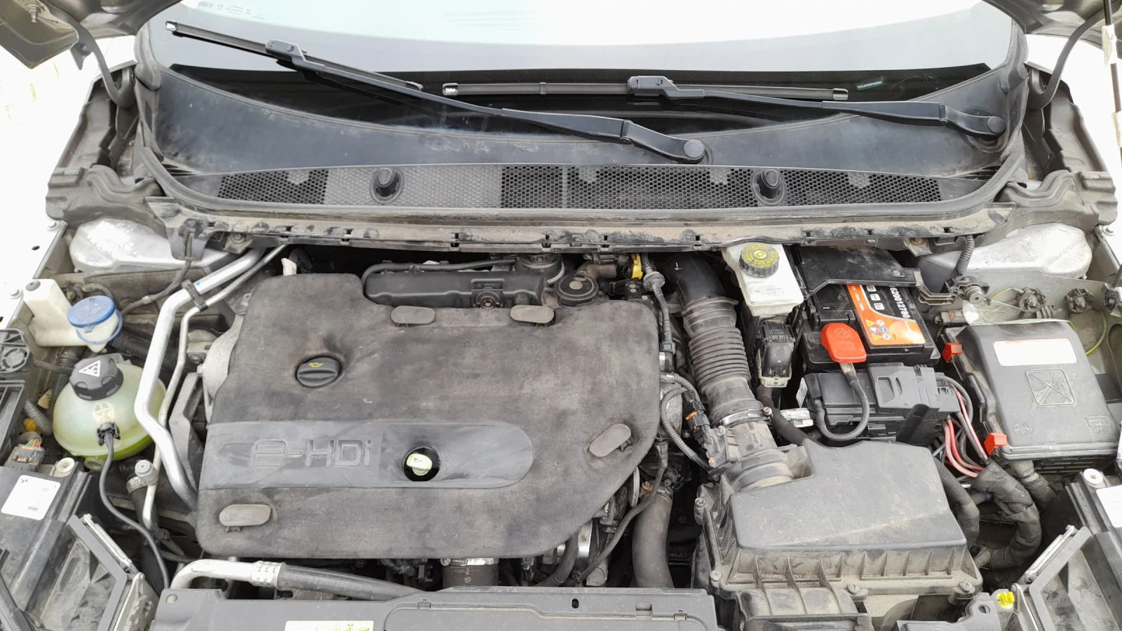 Peugeot 308 2.0HDI.avtomat., снимка 14 - Автомобили и джипове - 55064062