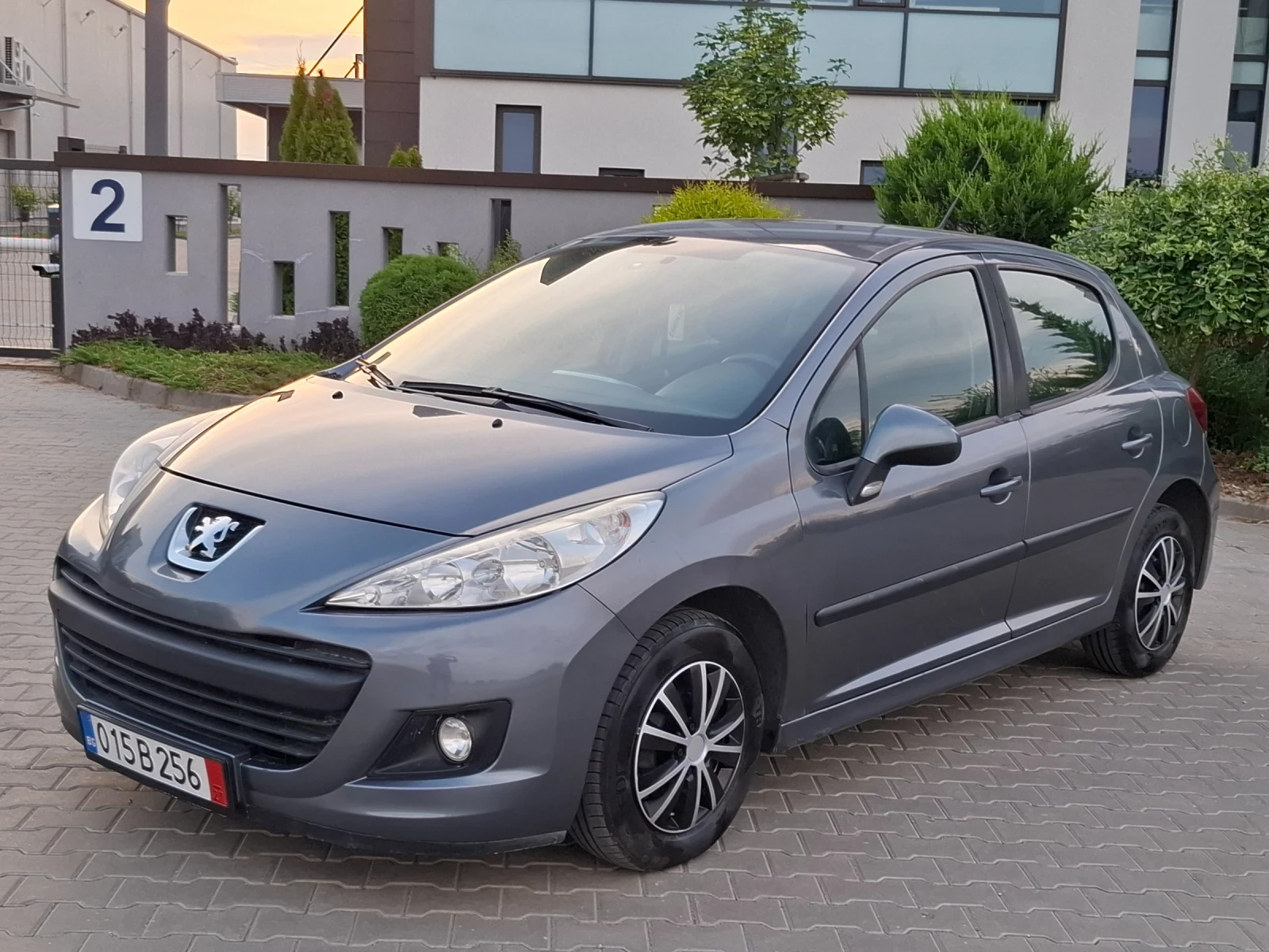 Peugeot 207 1.4I* (75кс)* FACELIFT* НОВ ВНОС* , снимка 4 - Автомобили и джипове - 55319212
