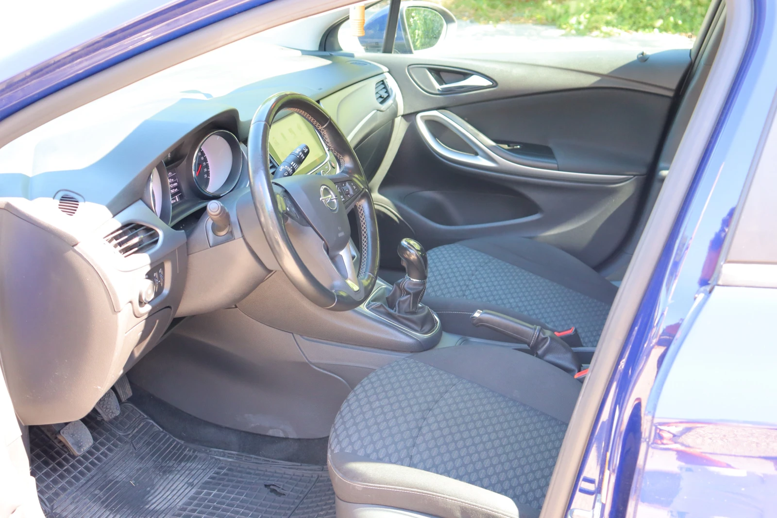 Opel Astra Sport Tourer 1.6 CDTI, снимка 6 - Автомобили и джипове - 55527416