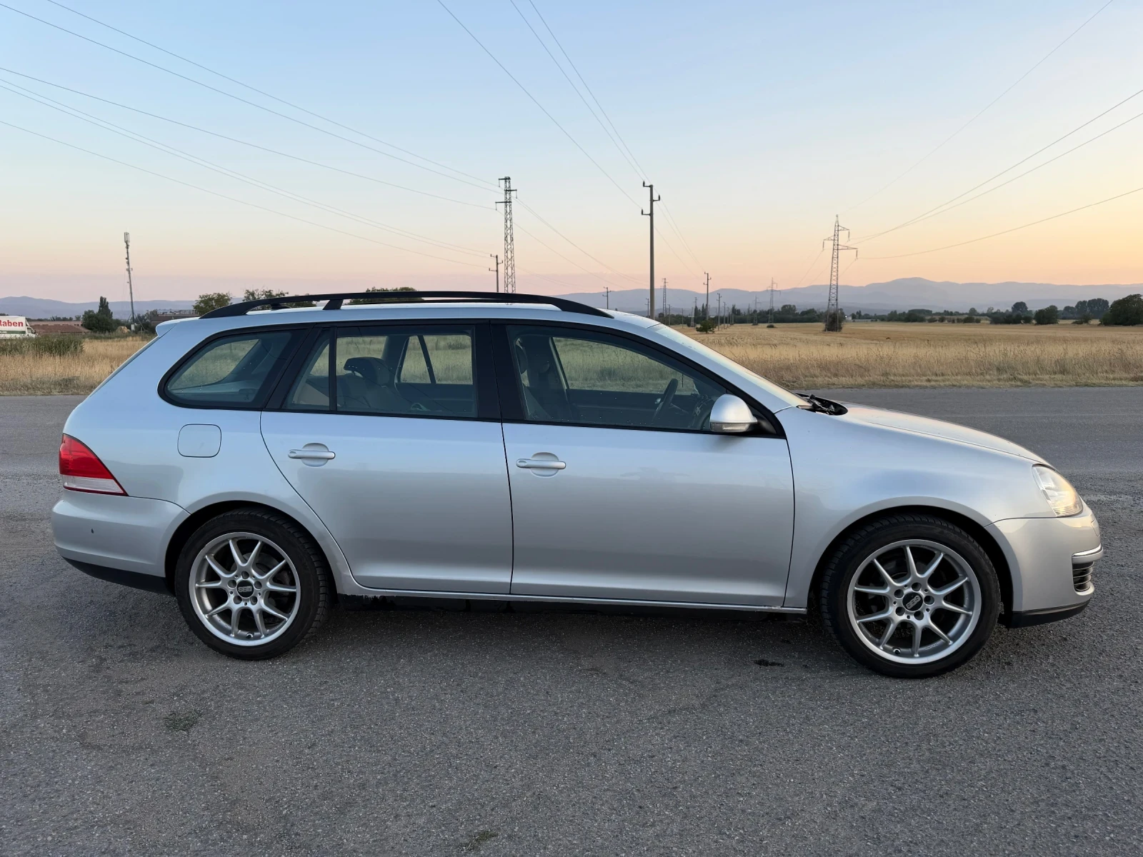 VW Golf 1.9tdi комби, снимка 3 - Автомобили и джипове - 55630884