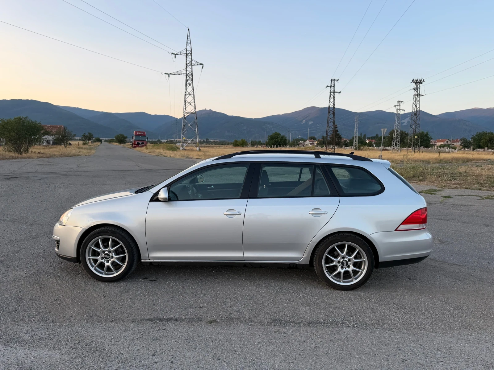 VW Golf 1.9tdi комби, снимка 4 - Автомобили и джипове - 55630884
