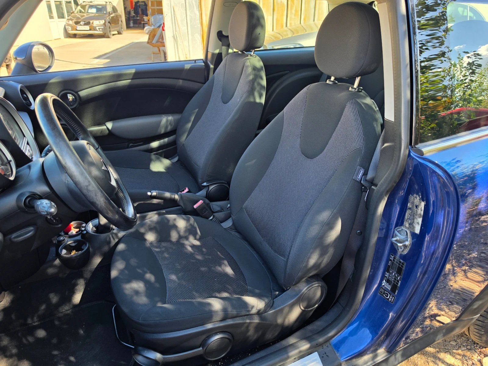 Mini One 6 Скорости, снимка 9 - Автомобили и джипове - 55952592