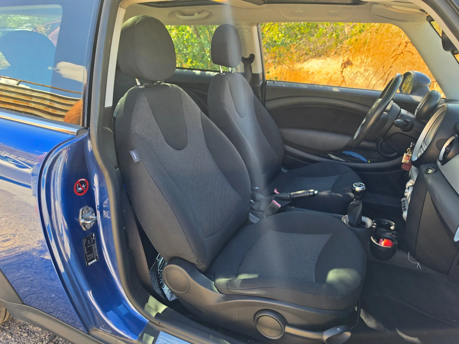 Mini One 6 Скорости, снимка 11 - Автомобили и джипове - 55952592