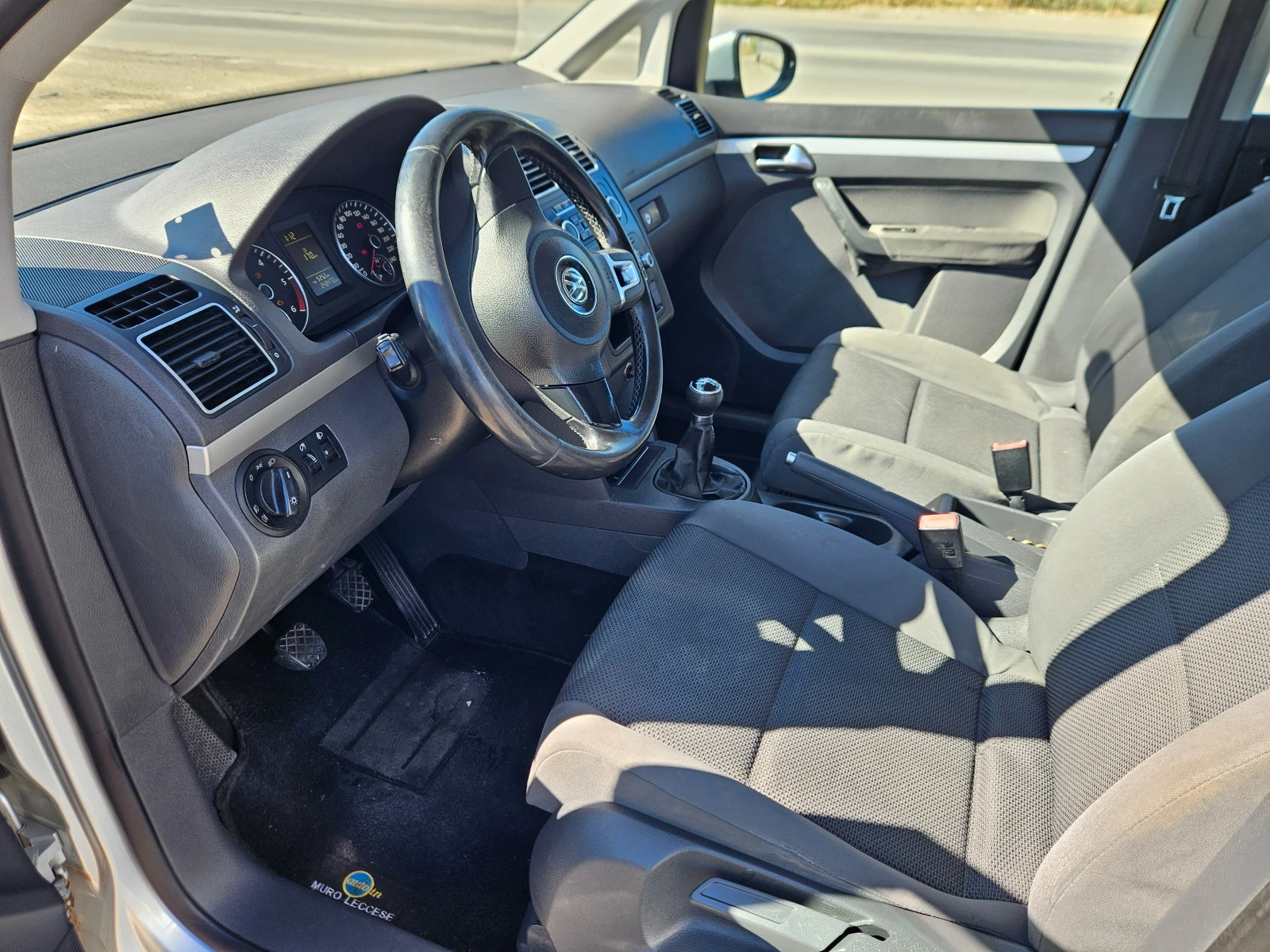 VW Touran, снимка 9 - Автомобили и джипове - 56309246