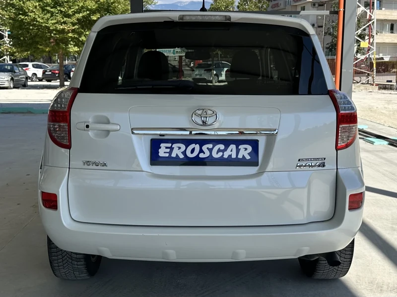 Toyota Rav4 2.2 D-4D/Crossover/Exclusive/Camera/Navi/FULL, снимка 6 - Автомобили и джипове - 47330177