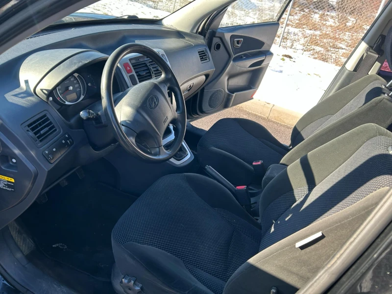 Hyundai Tucson 2.0 I , снимка 10 - Автомобили и джипове - 48630645