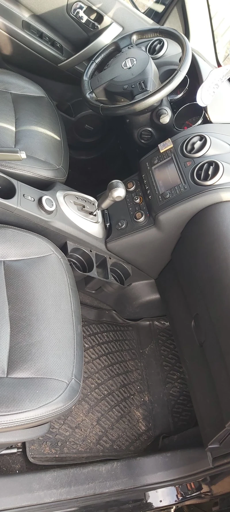 Nissan Qashqai, снимка 9 - Автомобили и джипове - 49231341