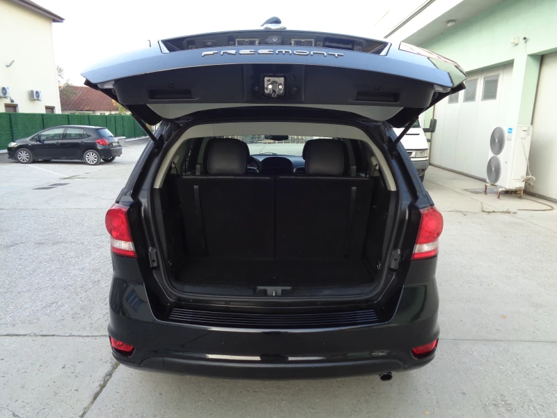 Fiat Freemont 2.0-16VmJET-LOUNGE-140-NAVI-KOJA-LIZING, снимка 7 - Автомобили и джипове - 52073065