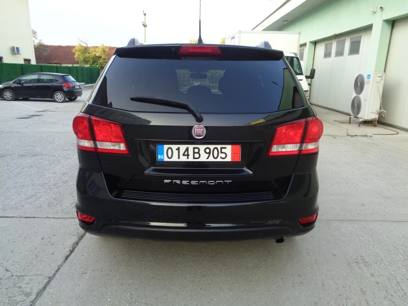 Fiat Freemont 2.0-16VmJET-LOUNGE-140-NAVI-KOJA-LIZING, снимка 6 - Автомобили и джипове - 52073065