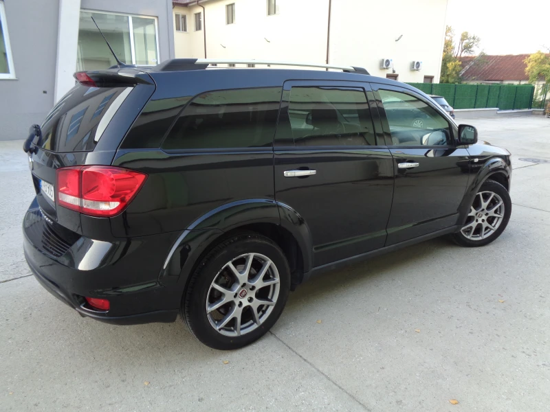 Fiat Freemont 2.0-16VmJET-LOUNGE-140-NAVI-KOJA-LIZING, снимка 4 - Автомобили и джипове - 52073065