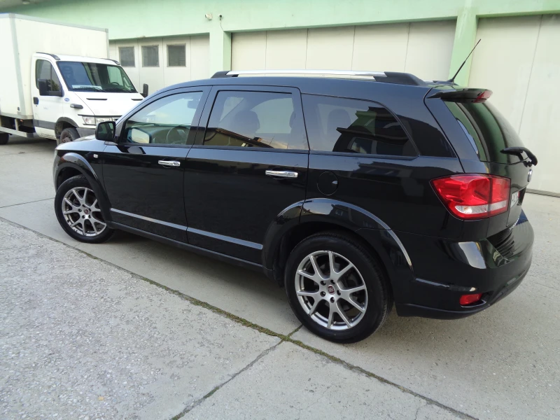 Fiat Freemont 2.0-16VmJET-LOUNGE-140-NAVI-KOJA-LIZING, снимка 3 - Автомобили и джипове - 52073065