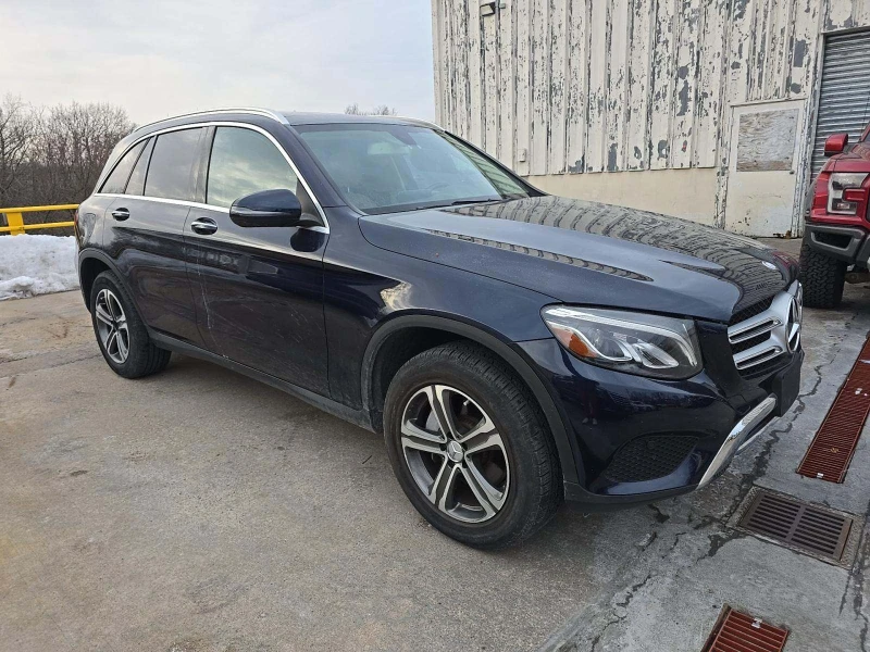 Mercedes-Benz GLC 300 2017* 9G TRONICK* BURAMSTER* KEYLESS GO* PANO, снимка 2 - Автомобили и джипове - 53108743