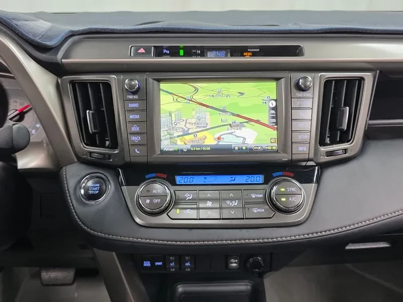 Toyota Rav4 2.5 Бензин 4x4, снимка 6 - Автомобили и джипове - 55610452