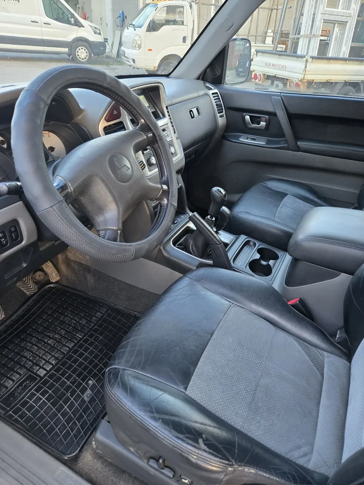 Mitsubishi Pajero 3.2 Di D-GLX - изображение 8
