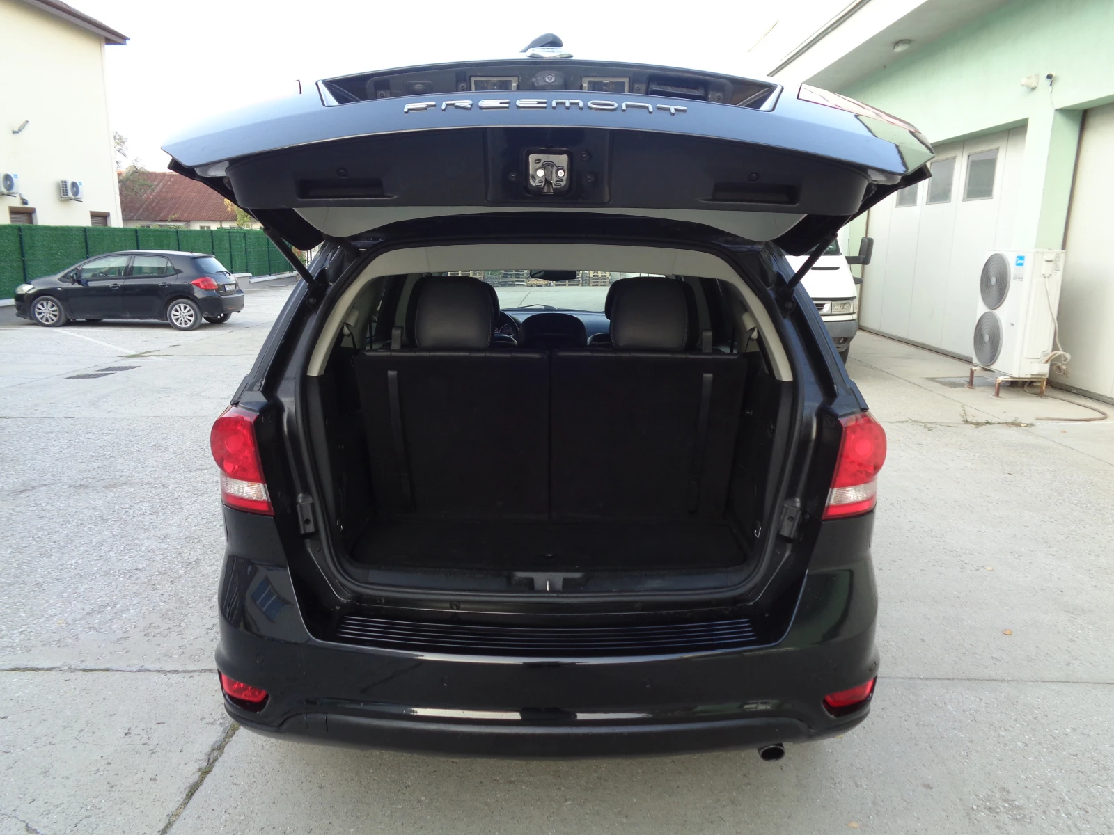 Fiat Freemont 2.0-16VmJET-LOUNGE-140-NAVI-KOJA-LIZING - изображение 7