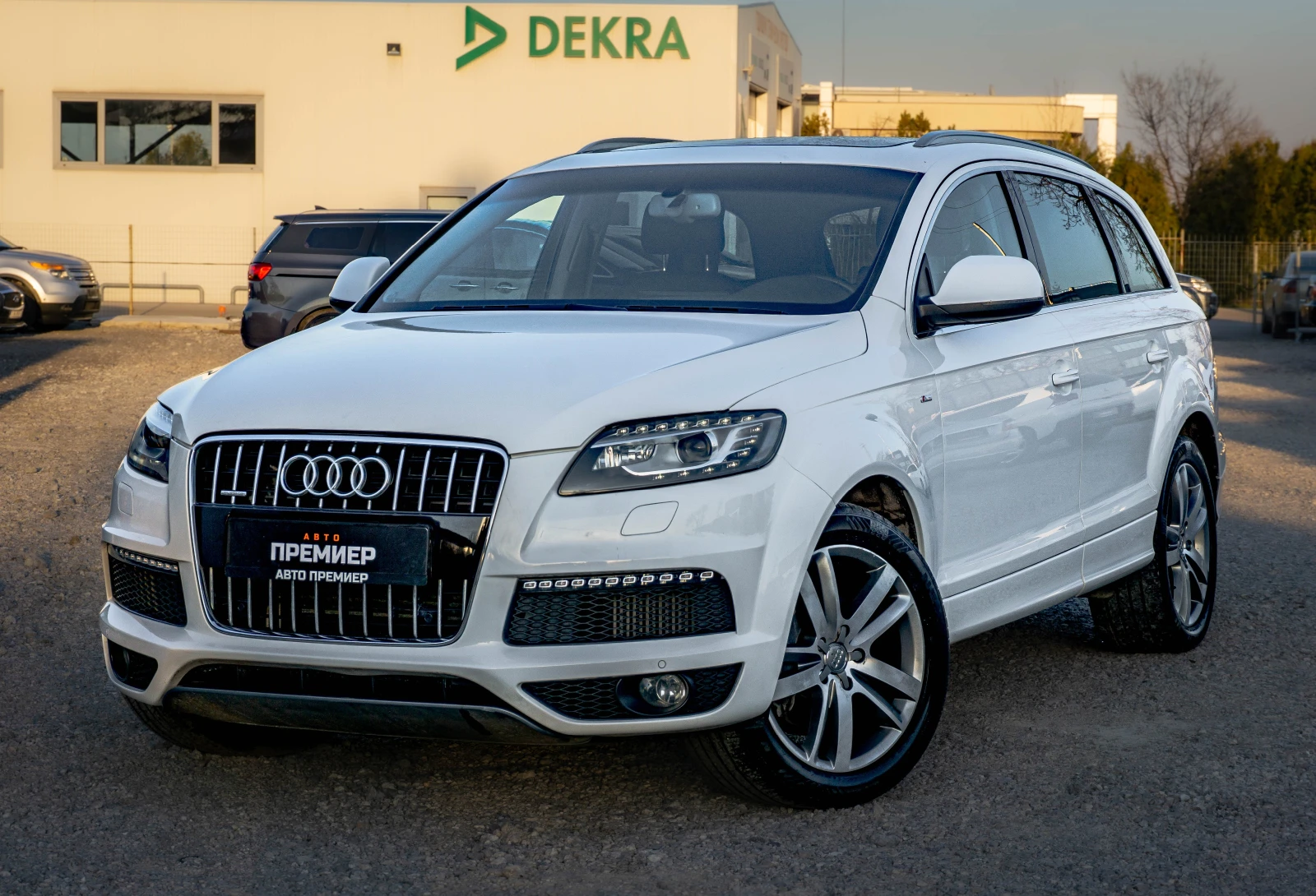 Audi Q7 4.2TDI-SLine-Quattro-РЕАЛНИ КМ. ПЕРФЕКТНА!