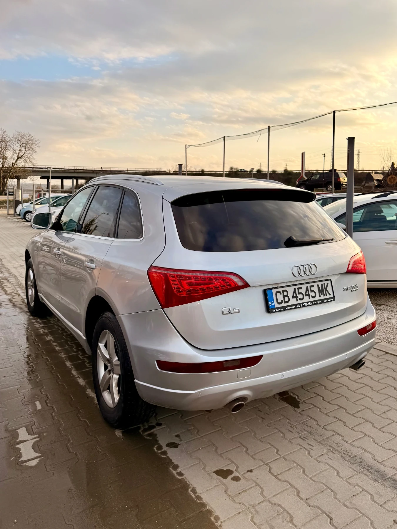 Audi Q5 3.0* Quattro* Обслужена* Всичко платено* Бартер* , снимка 9 - Автомобили и джипове - 53944390
