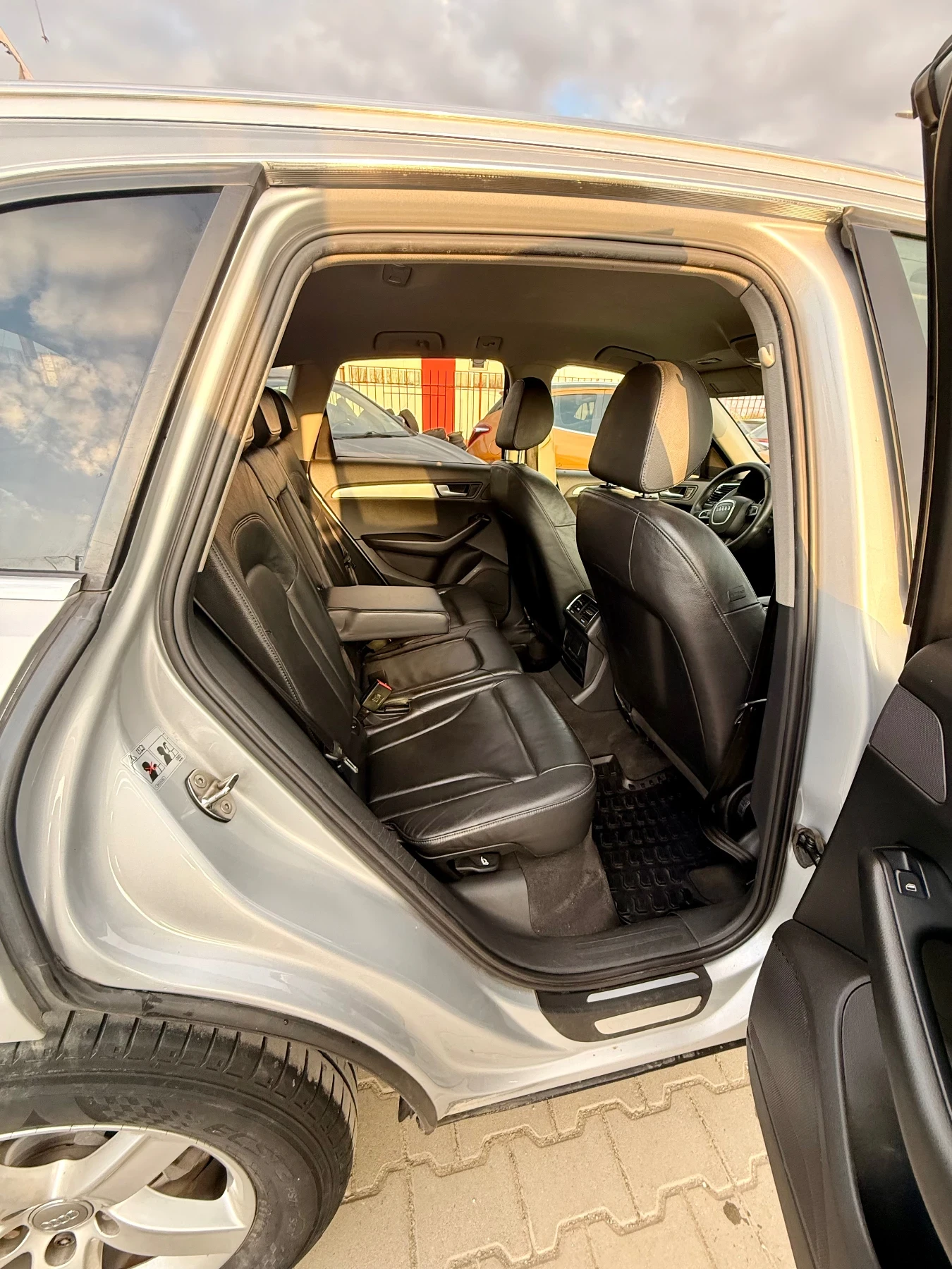 Audi Q5 3.0* Quattro* Обслужена* Всичко платено* Бартер* , снимка 6 - Автомобили и джипове - 53944390