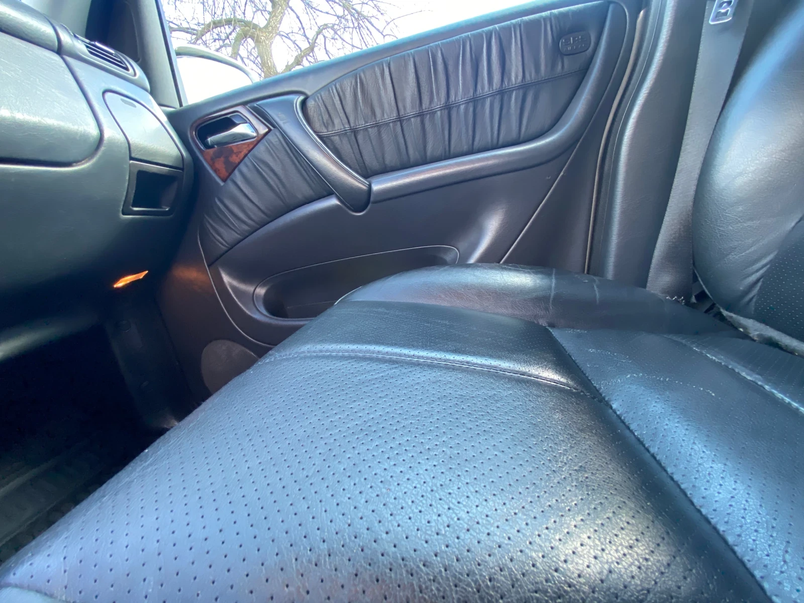 Mercedes-Benz ML 270 ТОП, снимка 8 - Автомобили и джипове - 54159519