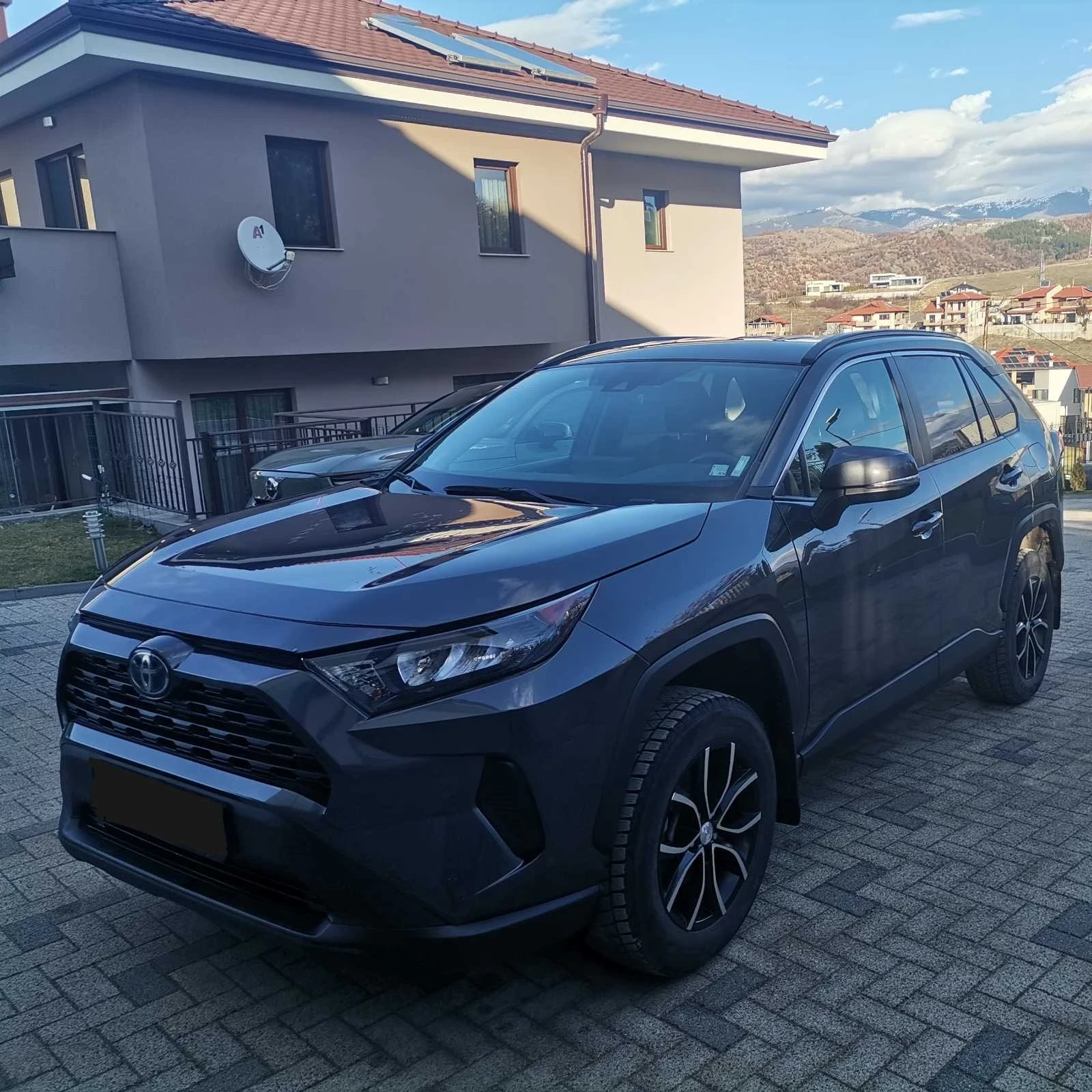 Toyota Rav4 2, 5 Hybrid, снимка 7 - Автомобили и джипове - 54714392