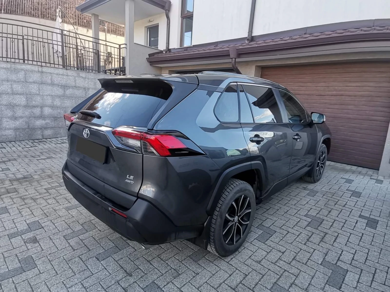 Toyota Rav4 2, 5 Hybrid, снимка 4 - Автомобили и джипове - 54714392