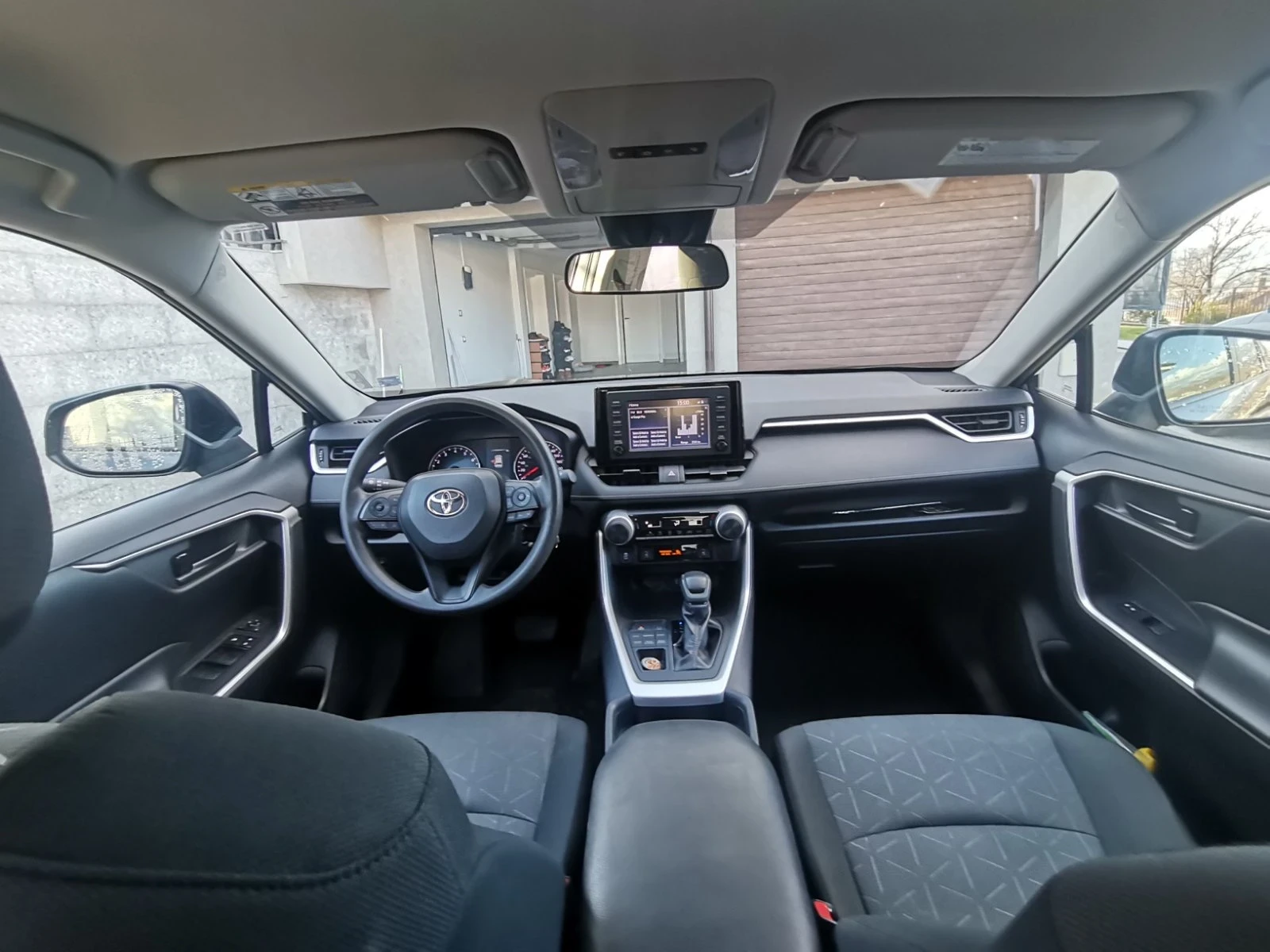 Toyota Rav4 2, 5 Hybrid, снимка 11 - Автомобили и джипове - 54714392