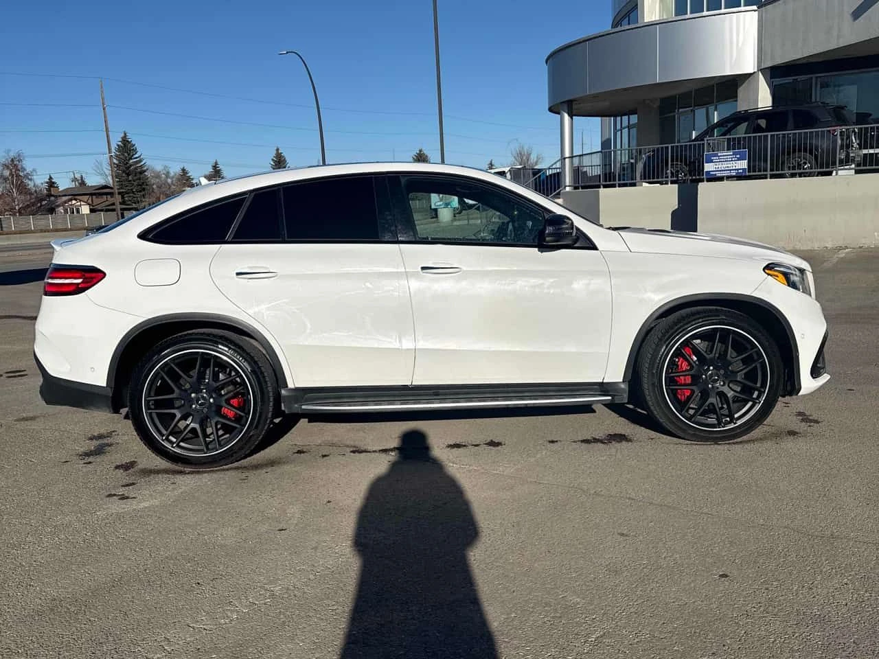 Mercedes-Benz GLE * AMG 63 S * ОБДУХВАНЕ * ПАНОРАМА * 360 * ПОДГРЕВ , снимка 4 - Автомобили и джипове - 55056410