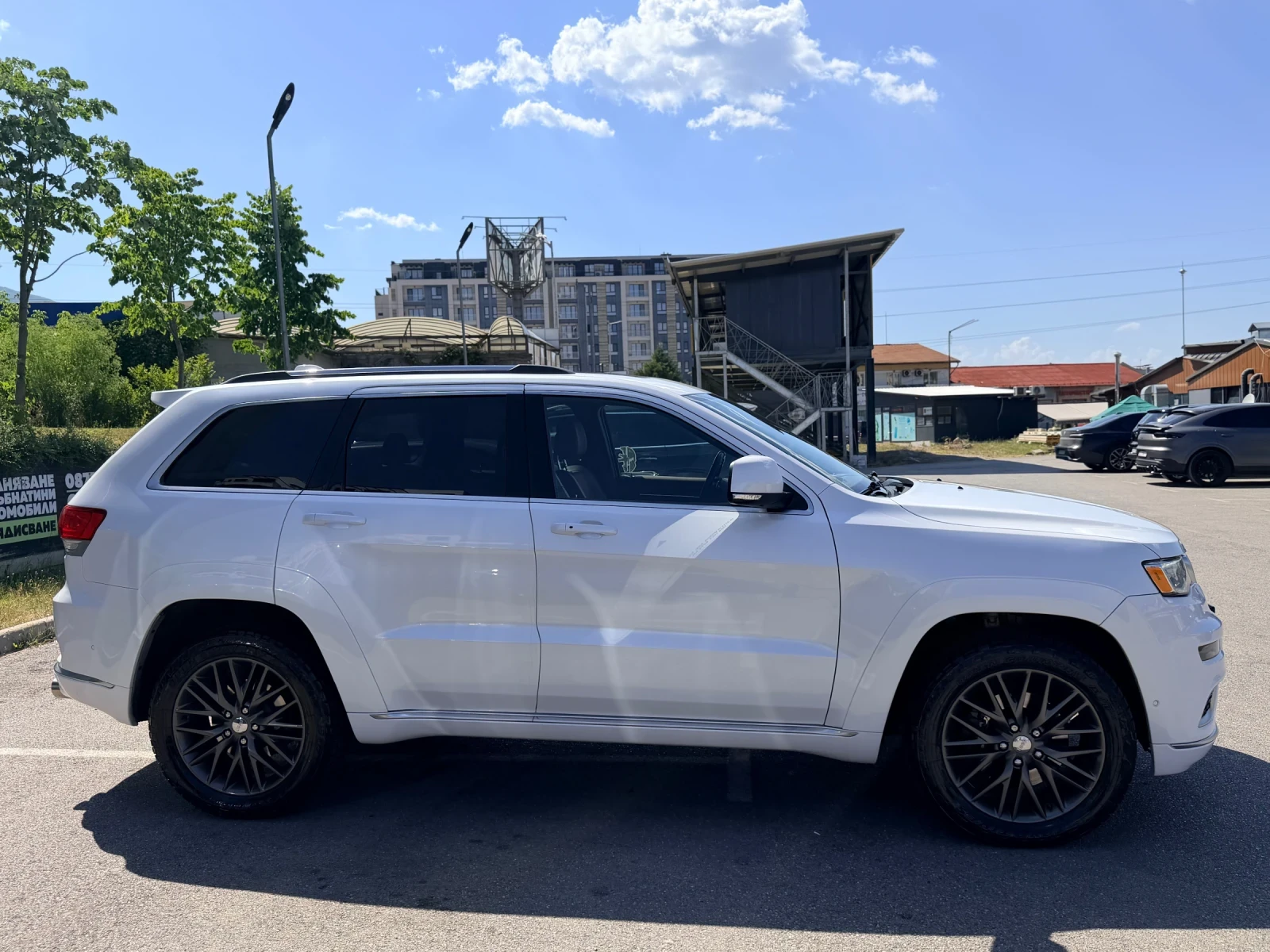 Jeep Grand cherokee 5.7 SUMMIT лизинг , снимка 3 - Автомобили и джипове - 55091266