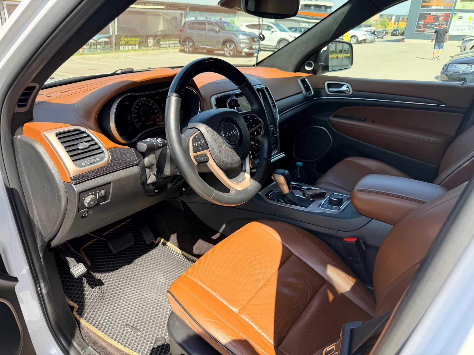 Jeep Grand cherokee 5.7 SUMMIT лизинг , снимка 9 - Автомобили и джипове - 55091266